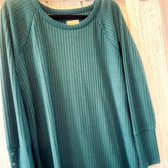 Bluish green long sleeve top with button detail sleeves size xl - Picture 1 of 2